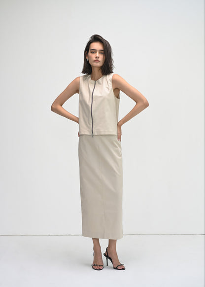 The  Canvas Zip Top
