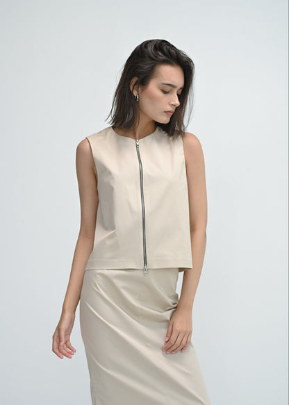 The  Canvas Zip Top