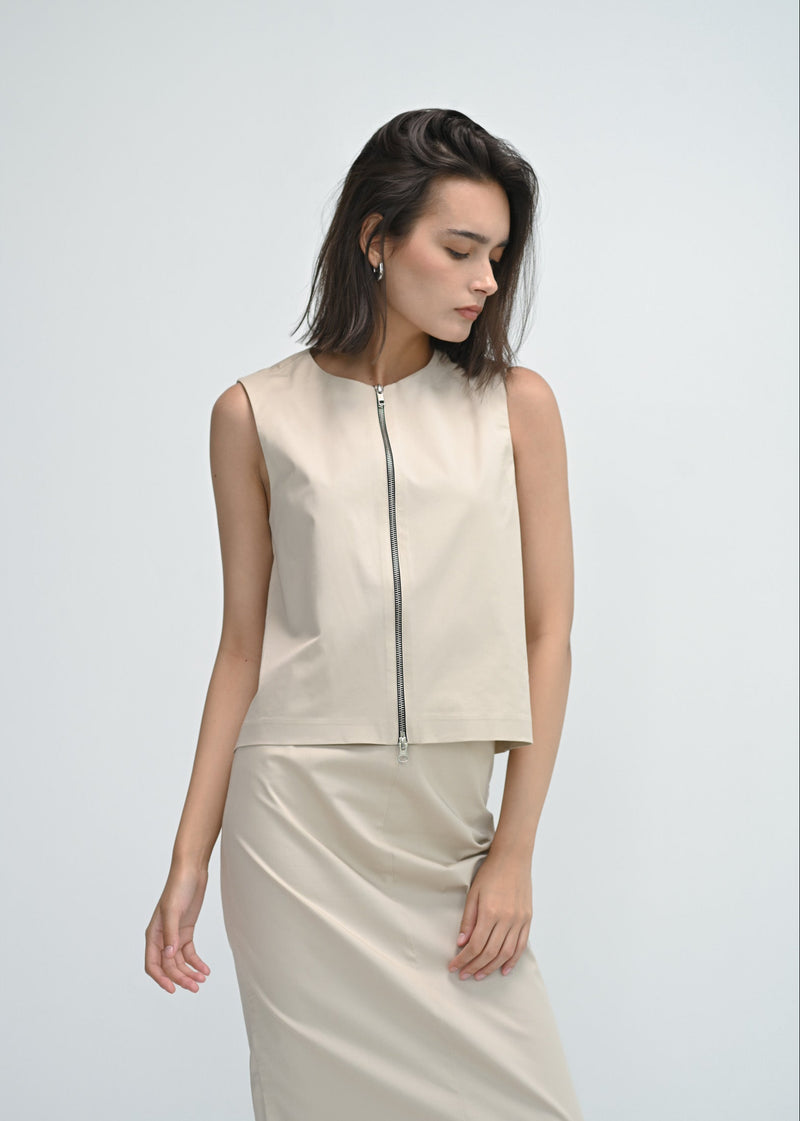 The  Canvas Zip Top