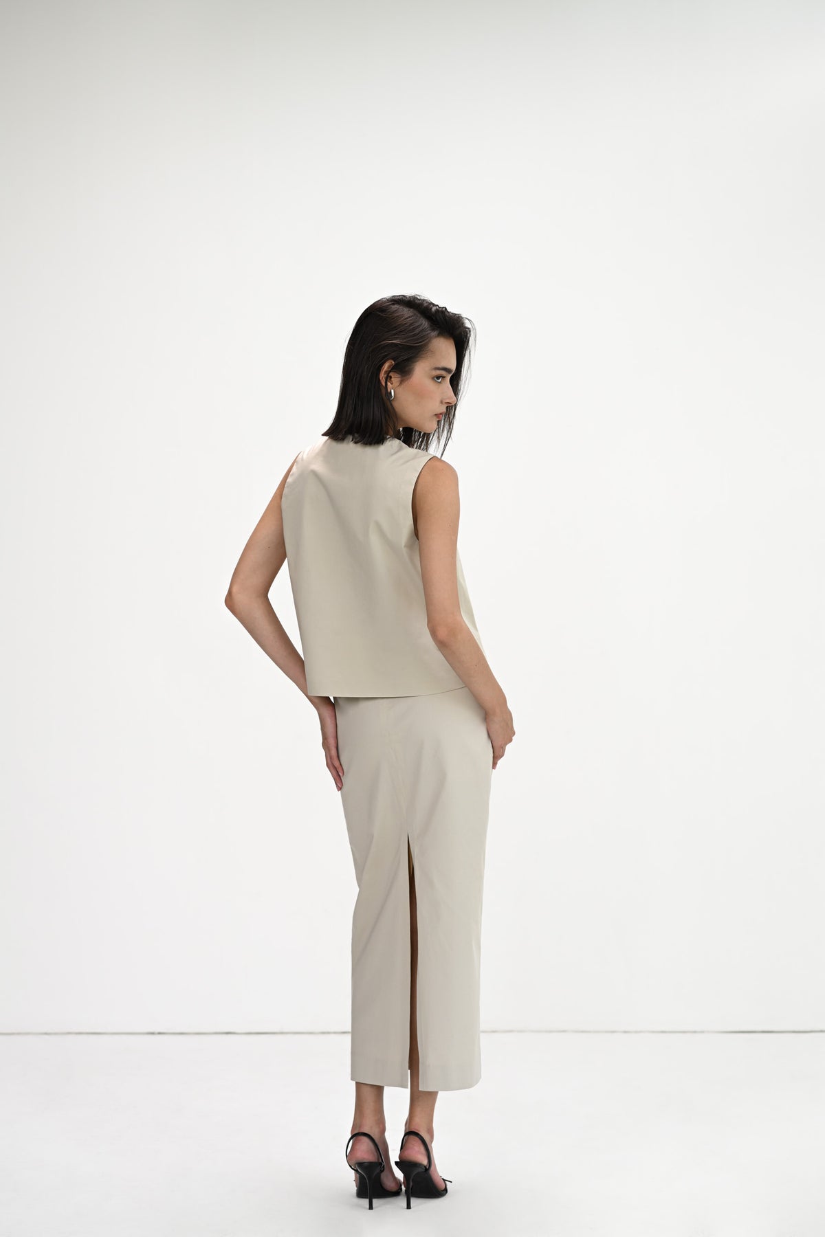 The  Canvas Zip Top