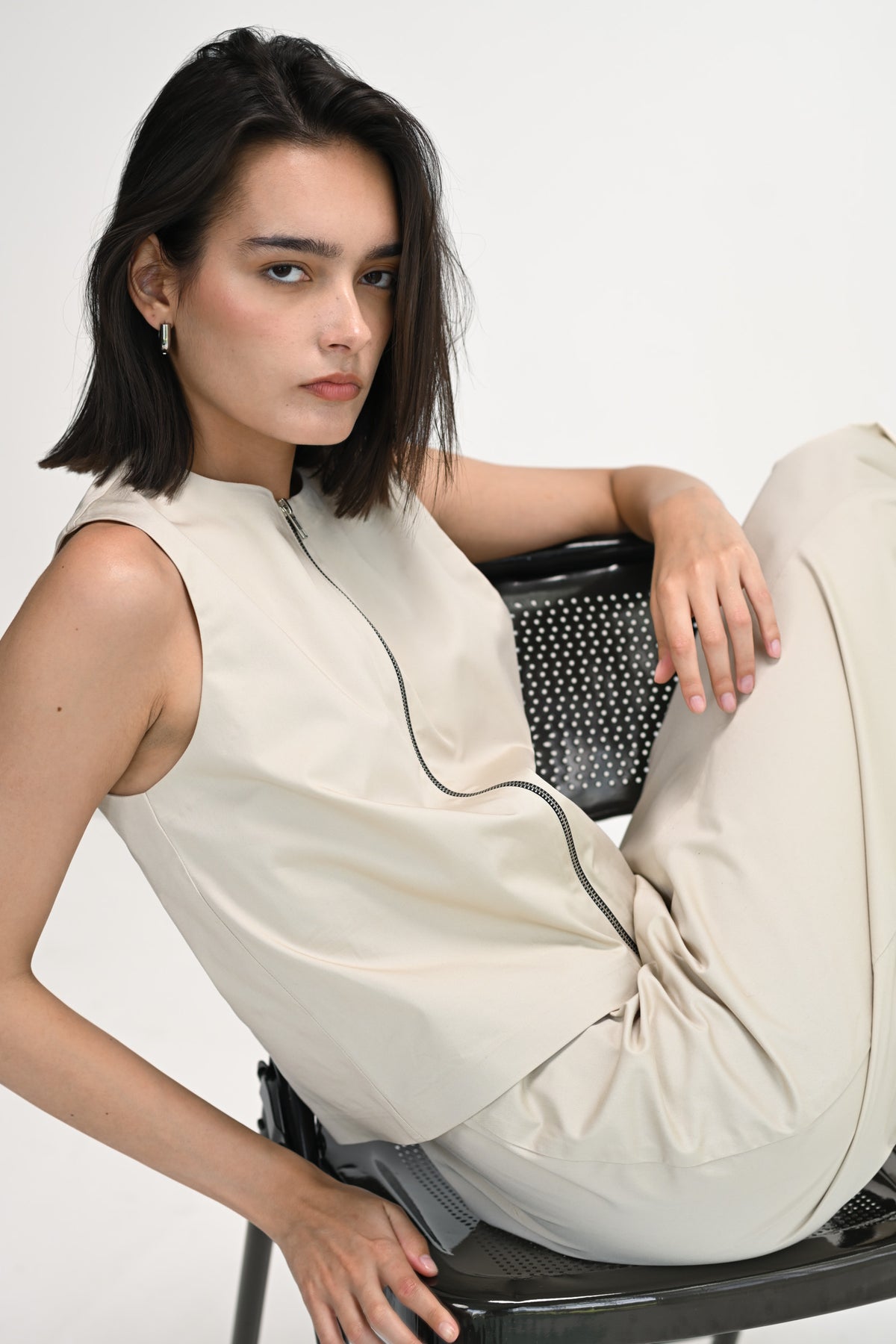 The  Canvas Zip Top